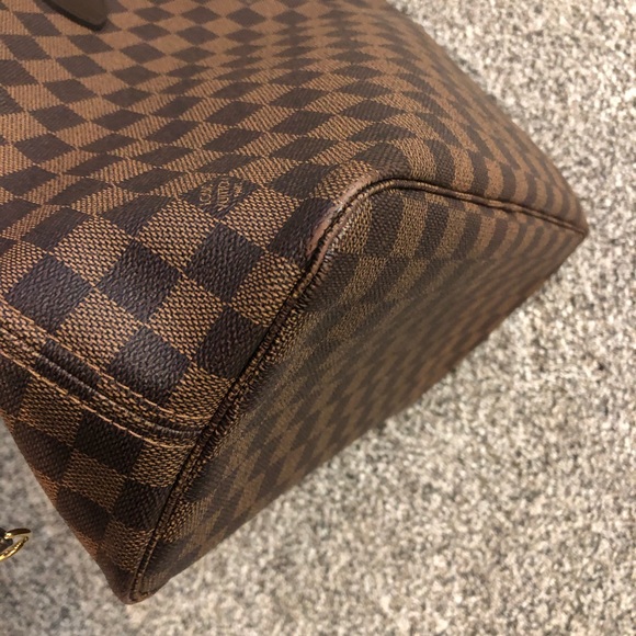 Louis Vuitton Neverfull MM - Picture 8 of 15
